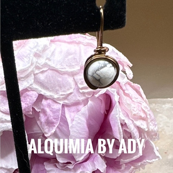 White Howlite Dangle earrings wire wrap howlite drops/Tenderness and peace - Picture 2 of 10